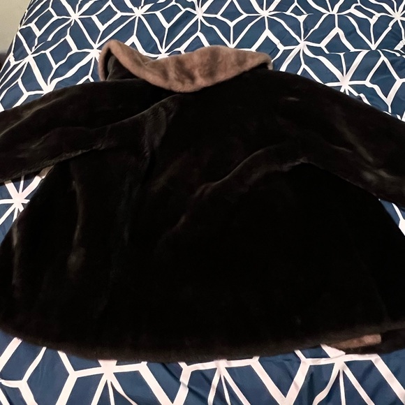 Borgana Faux Fur Brown Vintage Stole Short Coat Jacket w/pockets Size Large - Picture 7 of 9